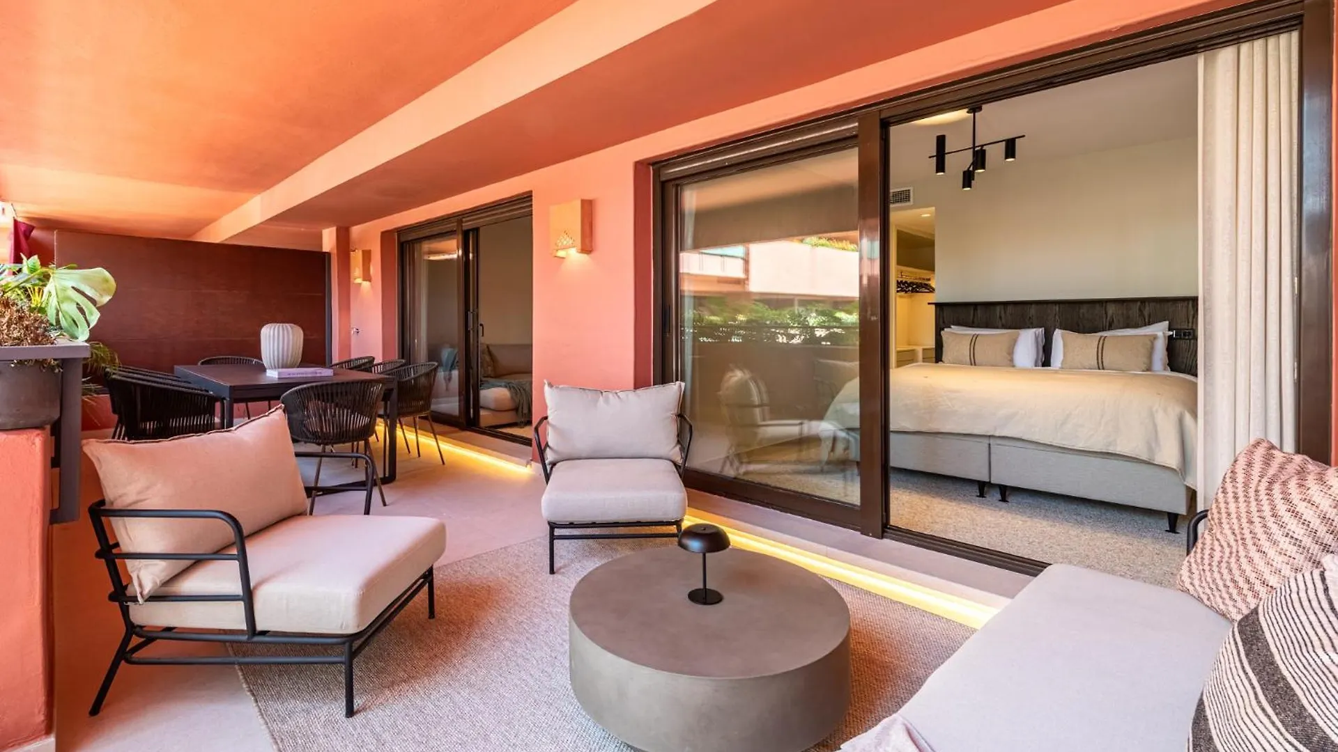 公寓 Luxury Home Salinas Beachside 埃斯特波纳 西班牙